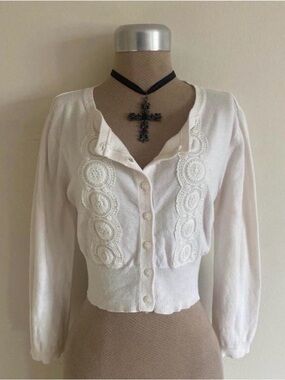 dainty cropped lace button up cardigan quarter sleeves